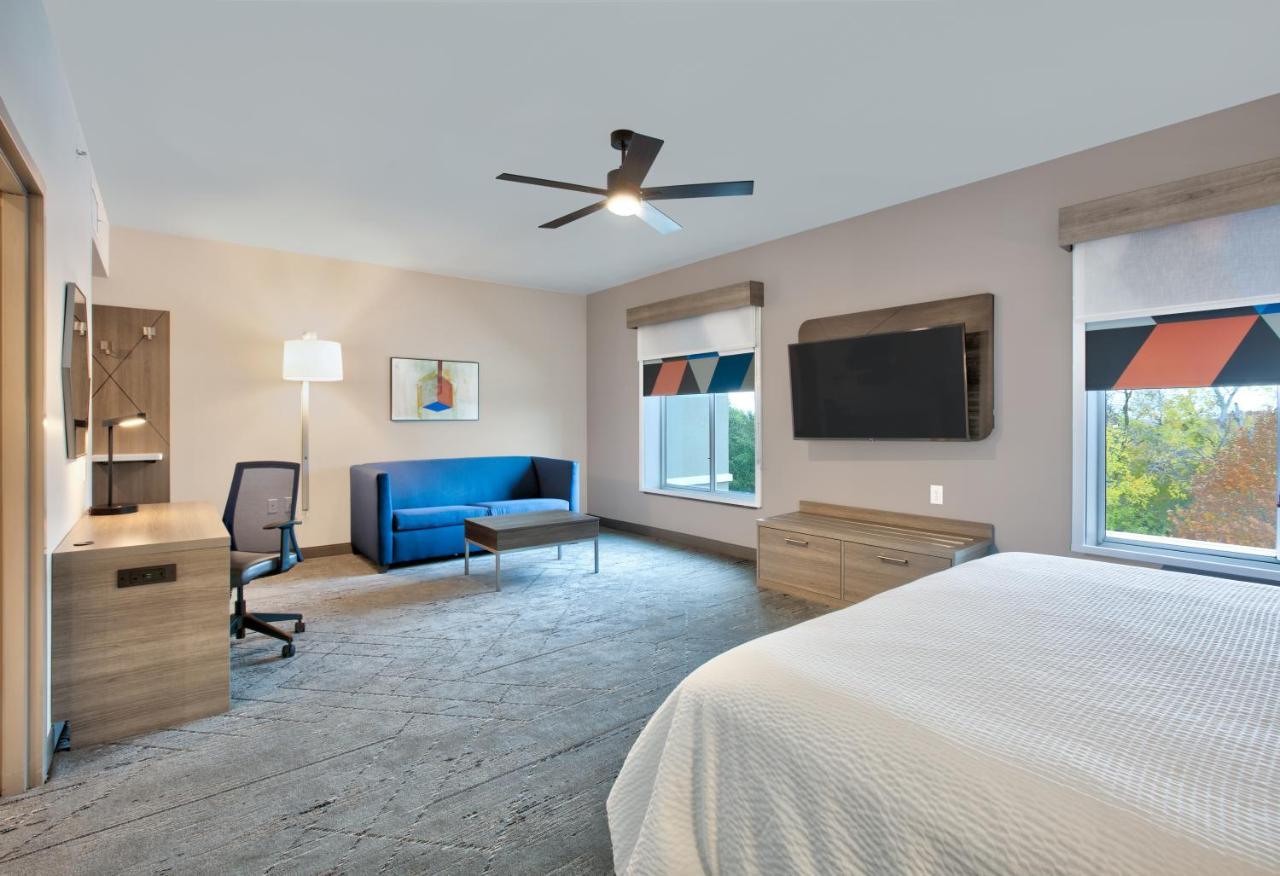 Holiday Inn Express & Suites North Dallas At Preston By Ihg Exterior foto